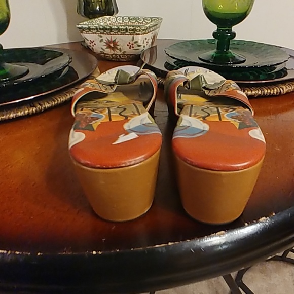 PAINTED LEATHER WEDGE - Picture 4 of 7